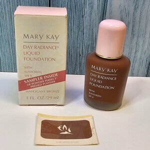 Mary Kay Day‎ Radiance Liquid Foundation Mahogany Bronze #5761 - NIB  Old Stock
